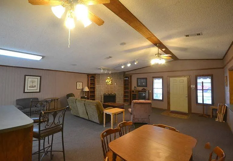1661 Highway 79 S — Photo 2