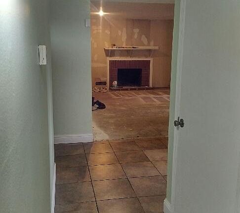 3rd image of 732 Highmoor Ave