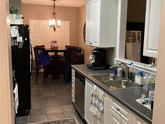 5th image of 728 Lanyon Ln