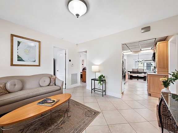 4th image of 4851 NE 5th Terrace