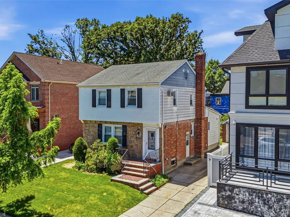 80-46 213th Street, Hollis Hills, NY 11427