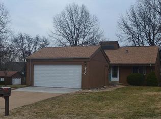 970 Imperial Pt, Manchester, MO 63021