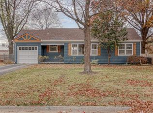 7121 W 74th St, Overland Park, KS 66204