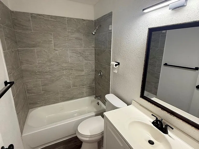 1417 Sheryl St — Photo 6