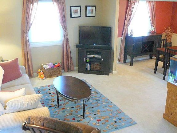 2nd image of 9406 Fairleigh Ct