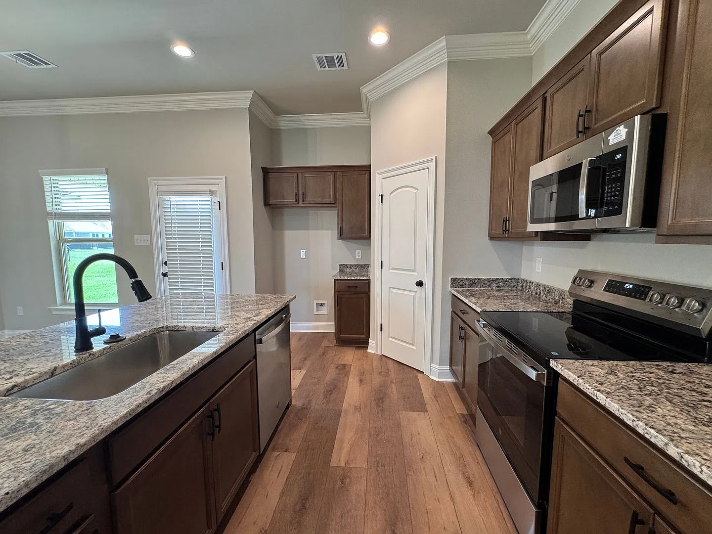 Brand New Construction... Just minutes to Barksdale Air Force Base. — Photo 4