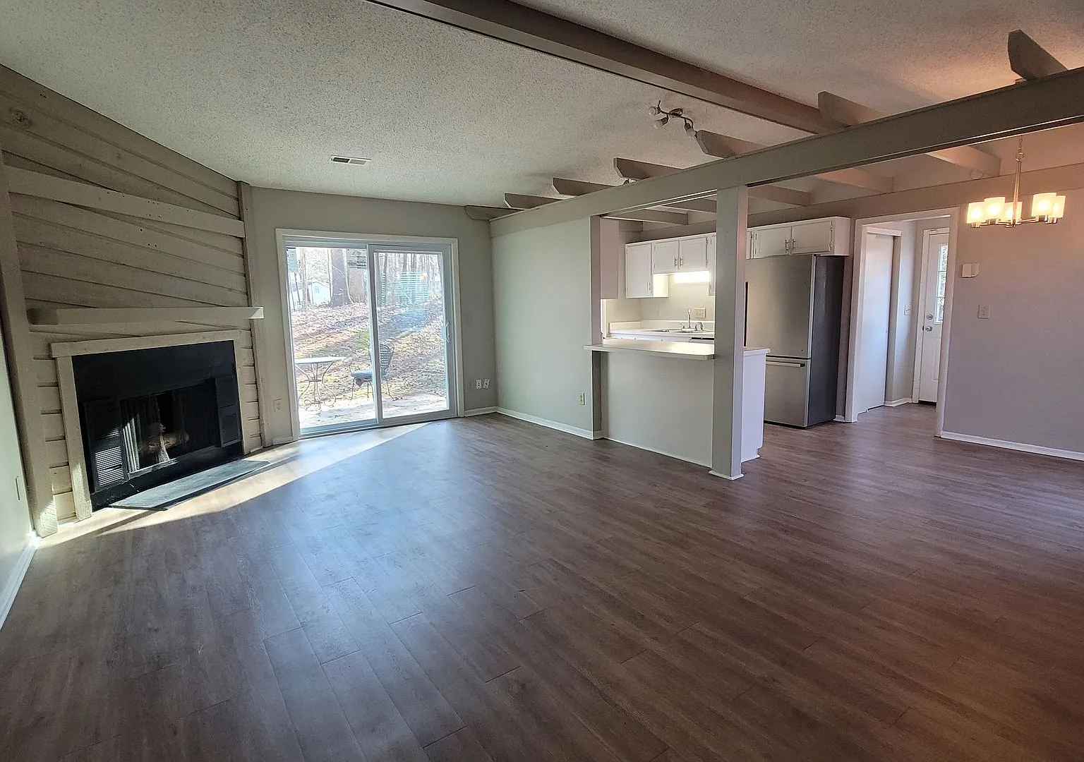 Lake Jeanette area!! Renovated three bedroom two bath — Photo 1