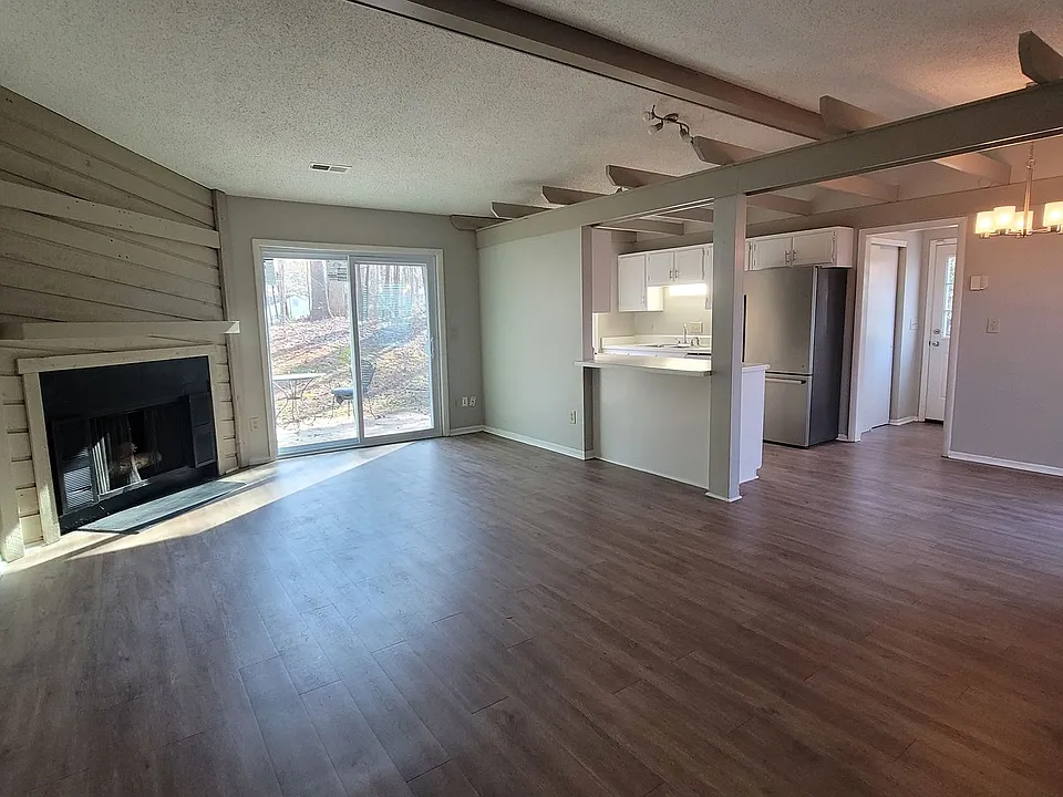 1999 Cottage Pl