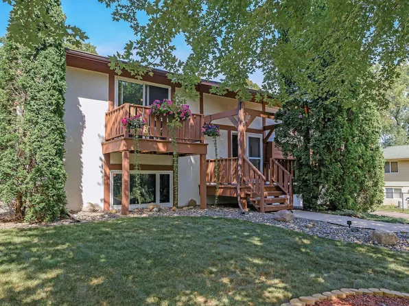 1415 Indian Oaks Ct, Arden Hills, MN 55112