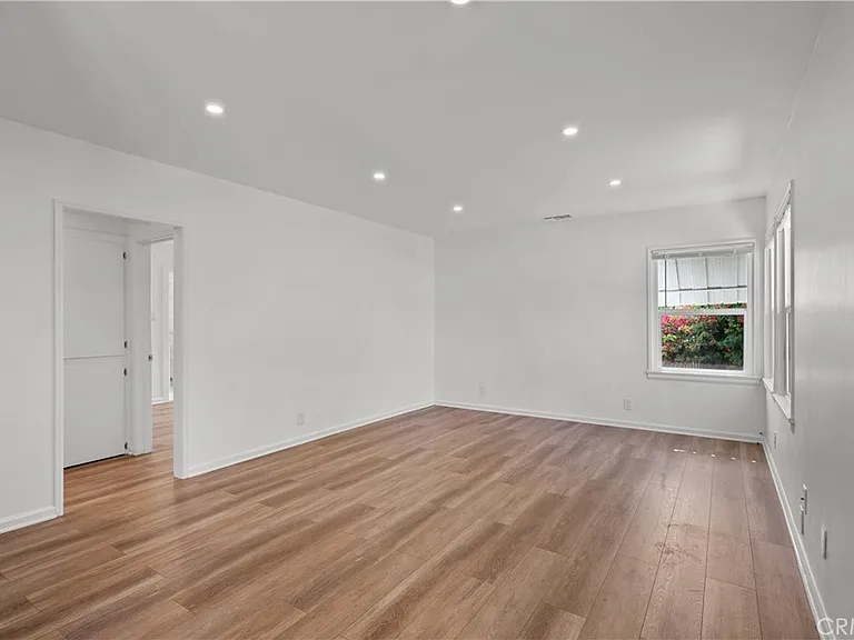 3820 Orangedale Ave — Photo 4