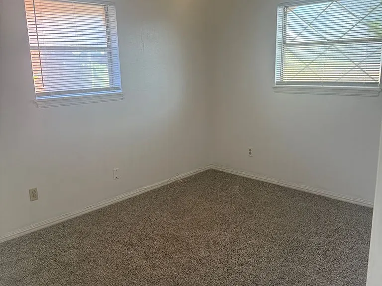 315 Willow Pl — Photo 7