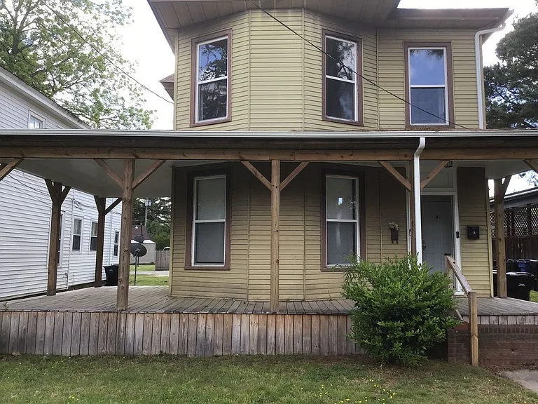 607 N High St — Photo 1