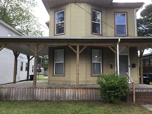 607 N High St Photo 1