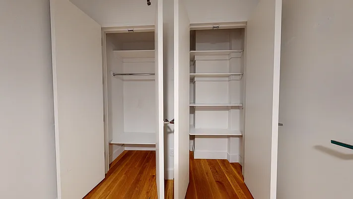 Rented by Arwell Realty | media 6