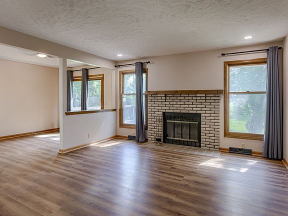 4th image of 2622 N 113th St