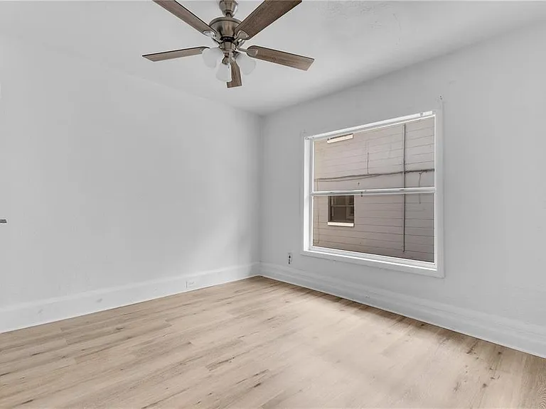 1029 Colyer St — Photo 19