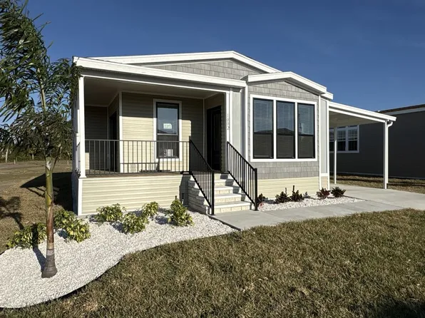 142 Blue Beard Dr #142, North Fort Myers, FL 33917