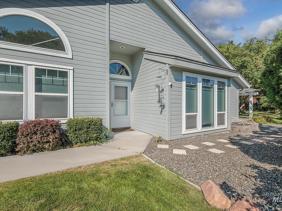 1st image of 1823 Ray Ave