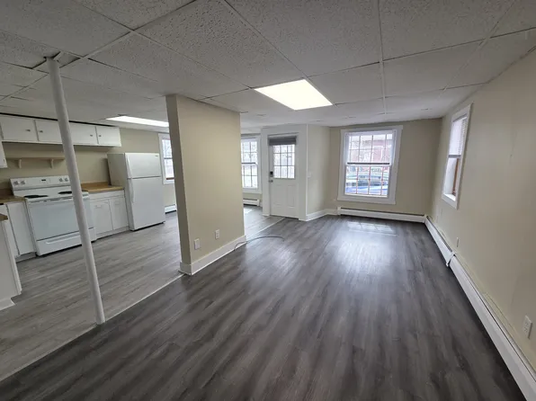 55 Pulaski St #55, Ware, MA 01082