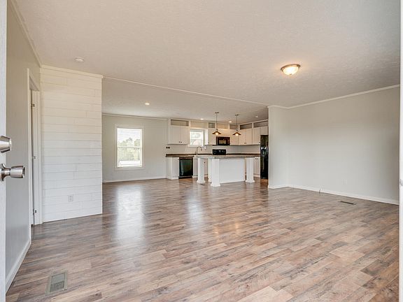 4th image of 157 Rolling Hills Dr