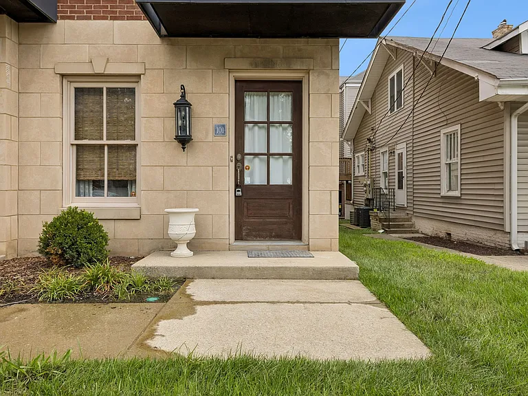 2110 Acklen Ave #101 — Photo 1