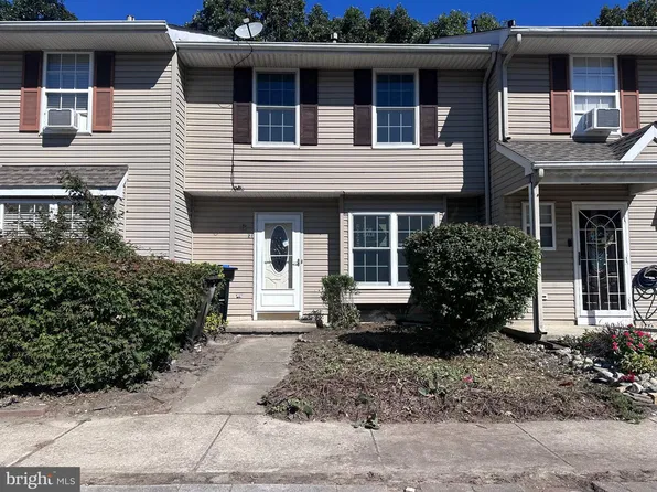 21 Grant Ln, Berlin, NJ 08009