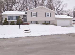 25 Endicott St, Cranston, RI 02910