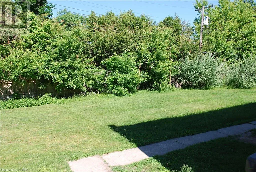 1269 Clonsilla Avenue Peterborough — Photo 3