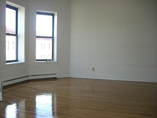 1st image of 645 Macdonough St APT 3