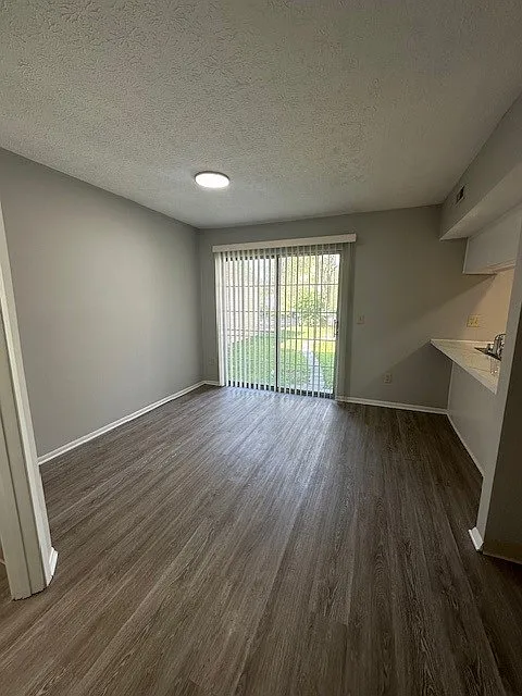 2 bed, 2.5 bath, 1200 sqft, $1,495 — Photo 3