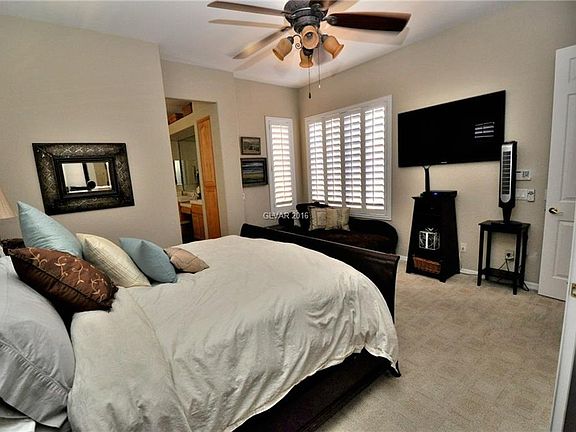 5th image of 11 Moraine Dr