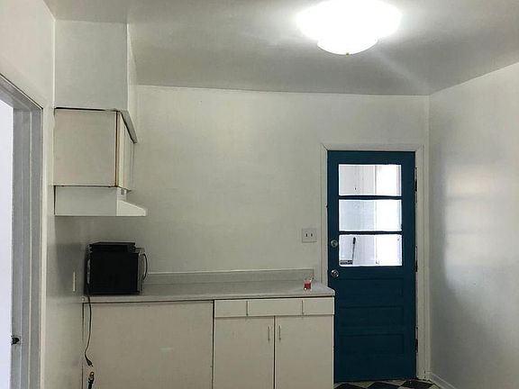 2nd image of 6009 E 6th Pl #8396593