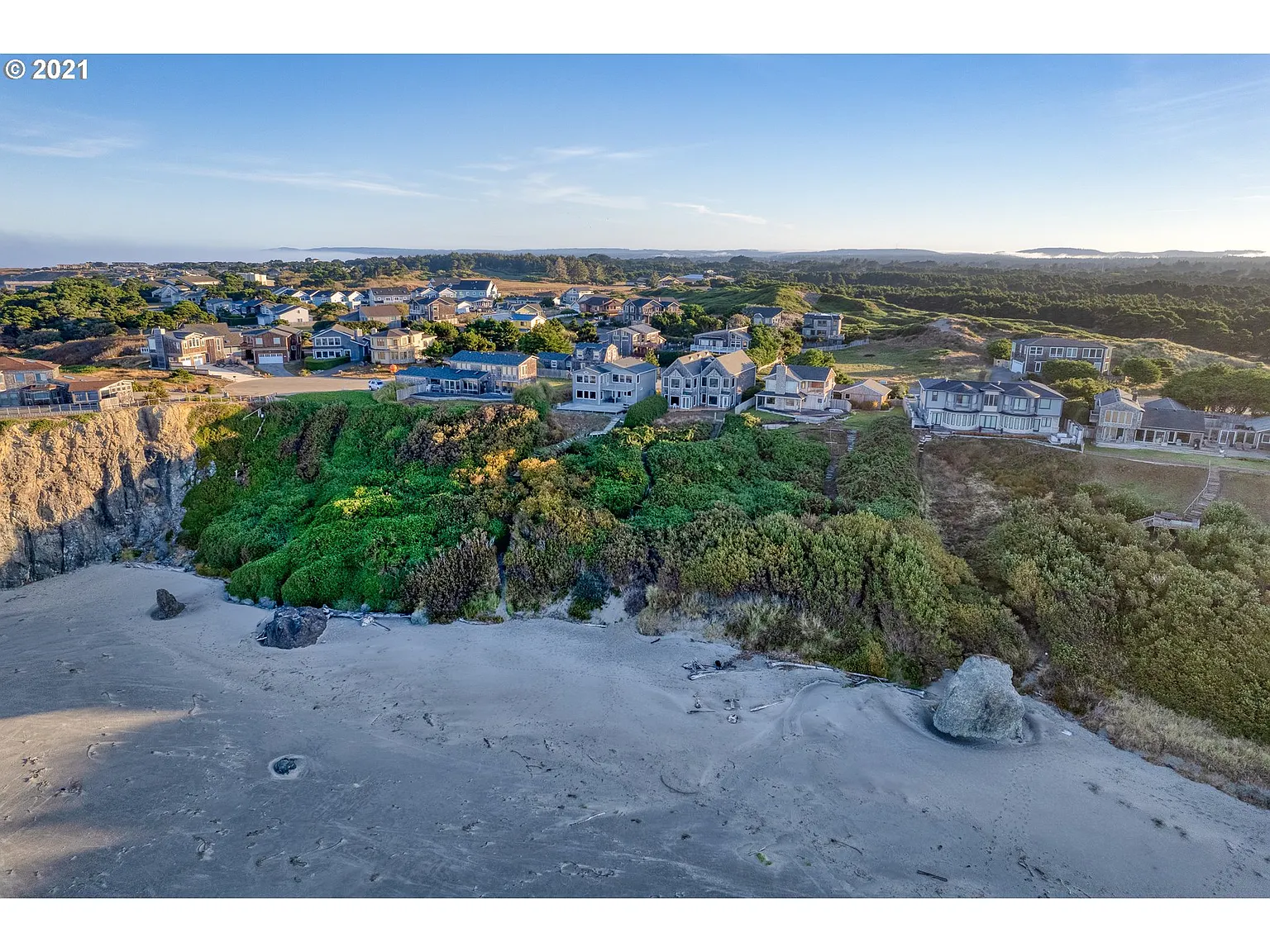 2464 Beach Loop Dr photo 1
