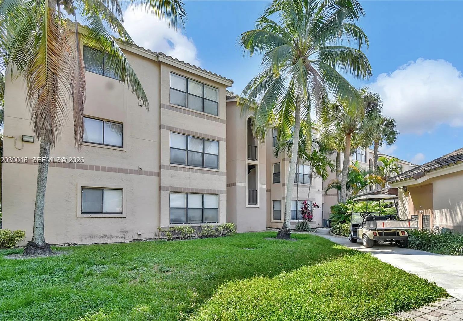 Sundance At Davie Condo — Photo 3