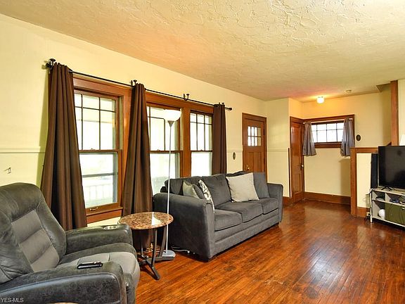 3rd image of 315 Cambridge Ave