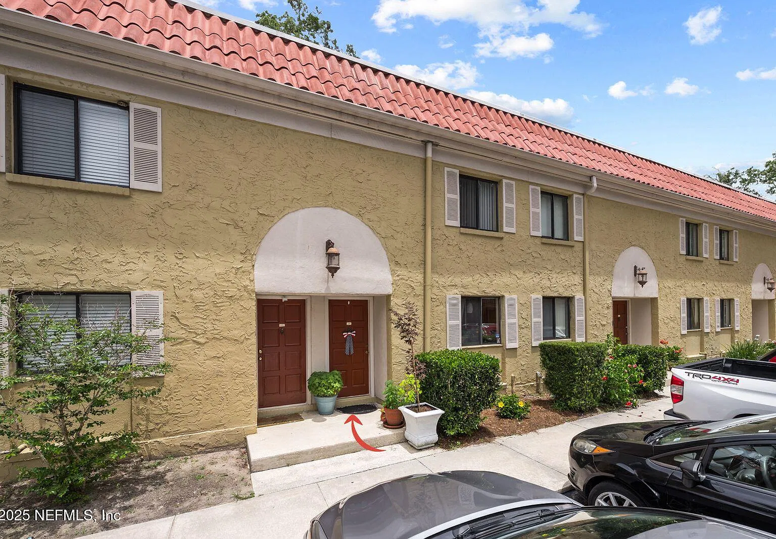 2 bed, 1.5 bath, 1018 sqft, $1,650 — Photo 2