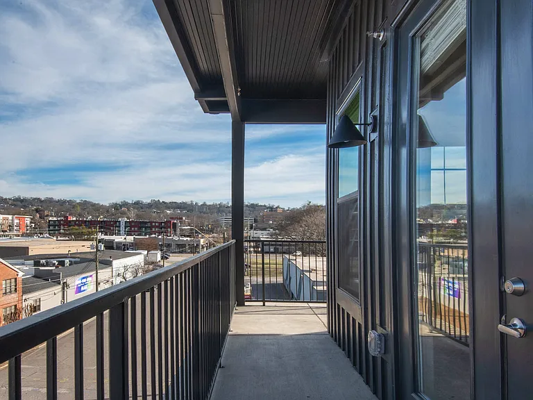 Artisan Flats — Photo 24