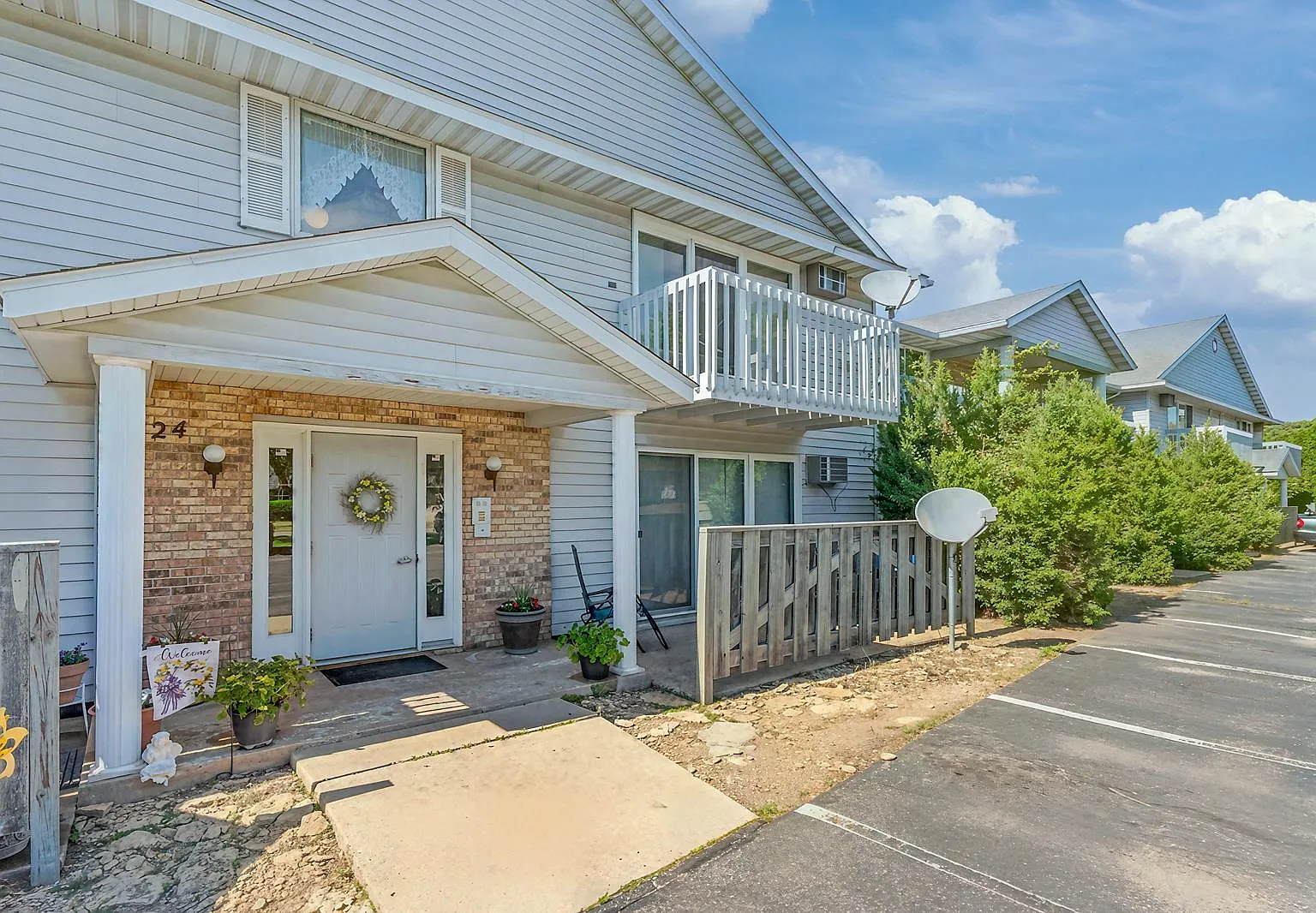 2 bed, 1.0 bath, 900 sqft, $1,535 — Photo 1