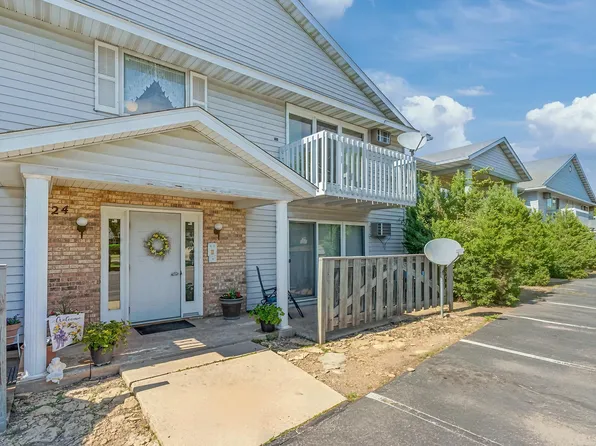 16 W Klubertanz Dr, Sun Prairie, WI 53590