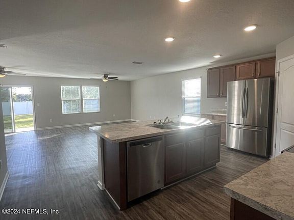 4th image of 66 OAKLEY Drive