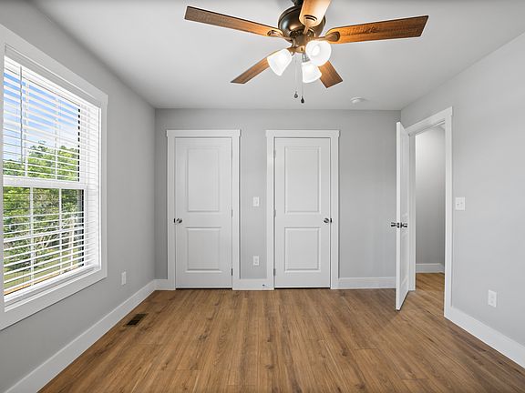 3rd image of 1815 Old Jacksboro Hwy #1