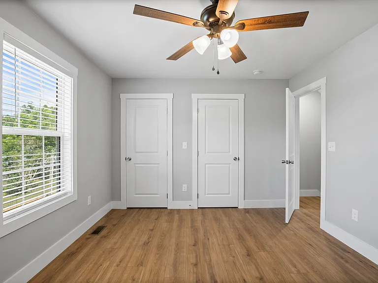 1815 Old Jacksboro Hwy #1 — Photo 3