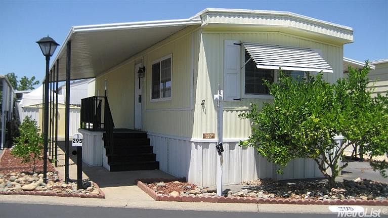 1st image of 295 Sunny Hills Dr