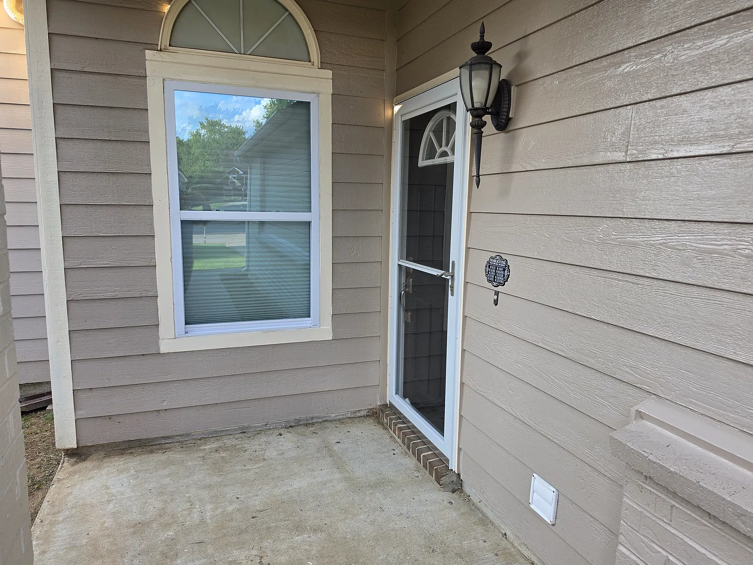 221 Steamboat Ct — Photo 4