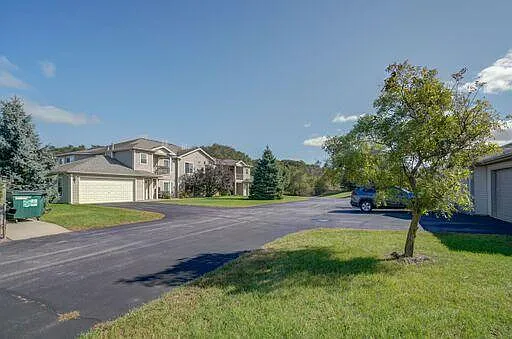 2825 Northridge Dr — Photo 5