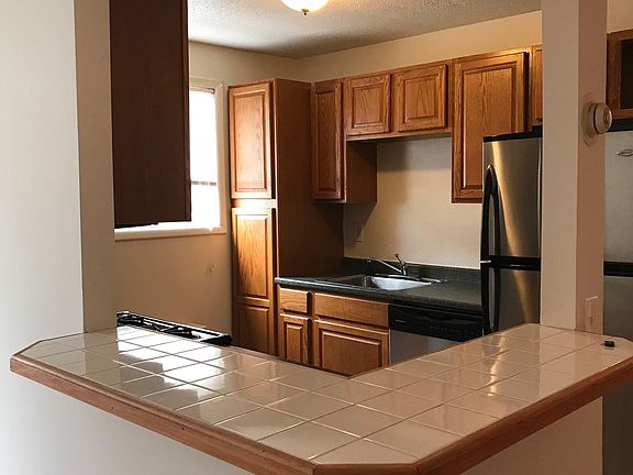 3rd image of 616 N Piedmont St APT 203