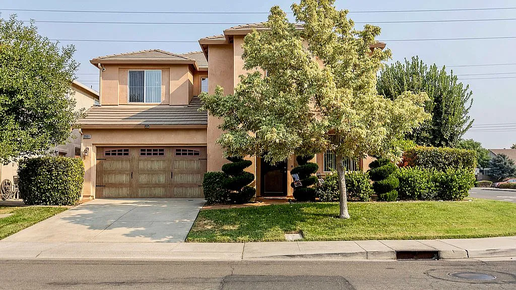 2901 Bergamo Way photo 1