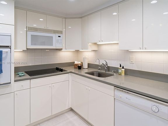 2nd image of 19390 Collins Ave APT 706