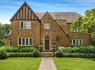 92 Robsart Rd, Kenilworth, IL 60043