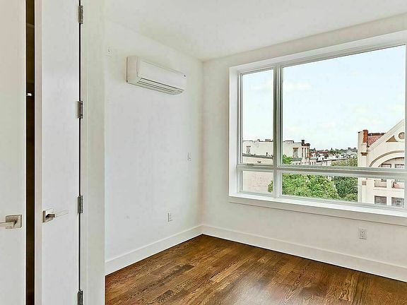 4th image of 1234 Bedford Ave #3N